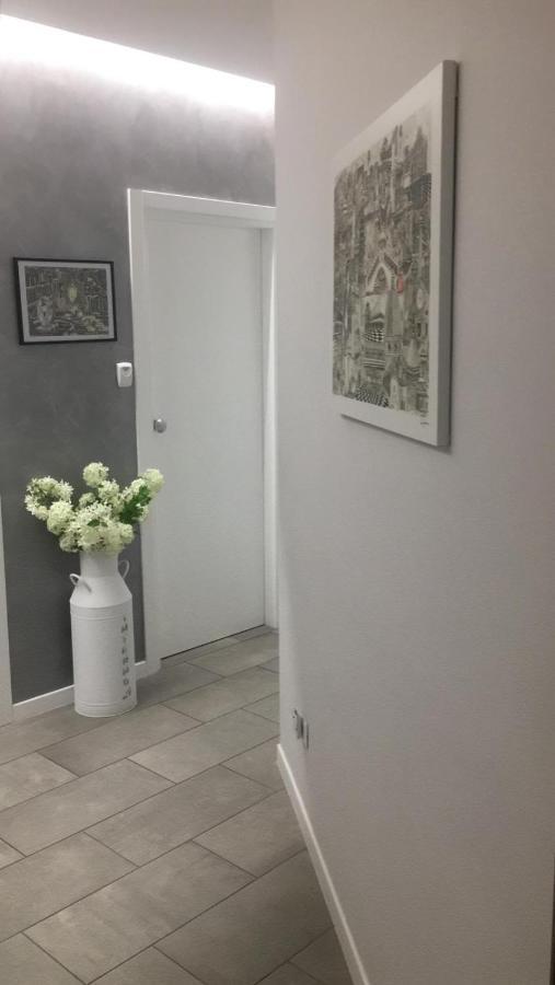 Interno 1 Ciampino Roma Luxury Apartment Con Balcone Buitenkant foto