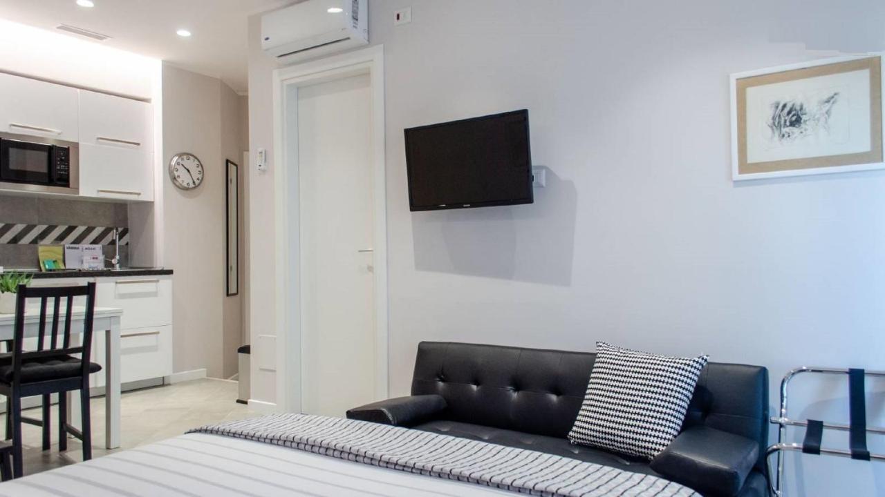 Interno 1 Ciampino Roma Luxury Apartment Con Balcone Buitenkant foto